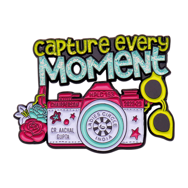 形のカスタムエナメルピン